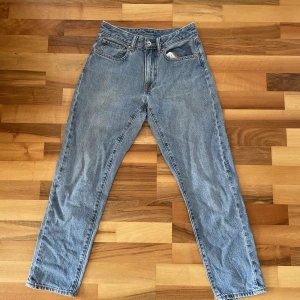 Jeans  - Två par jeans från carlings, använda ett par gånger. Perfekt för sommarkvällar! Nypris 699kr 