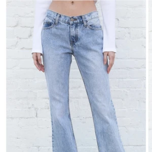 Quinn jeans  - Brandy Melville jeans i super bra skick, säljer då dem är för små för mig💕