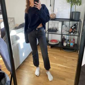 Croppade jeans i stretch