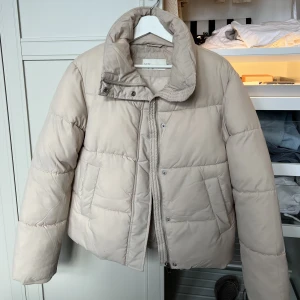 Jacka från nakd - Fin jacka som inte kommer till användning. (Frakt tillkommer)