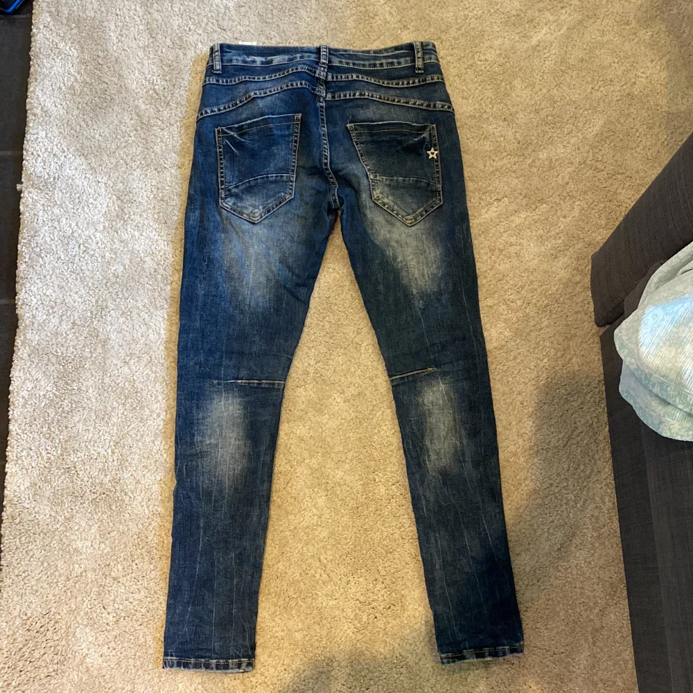 Chica London jeans i storlek xs . Jeans & Byxor.