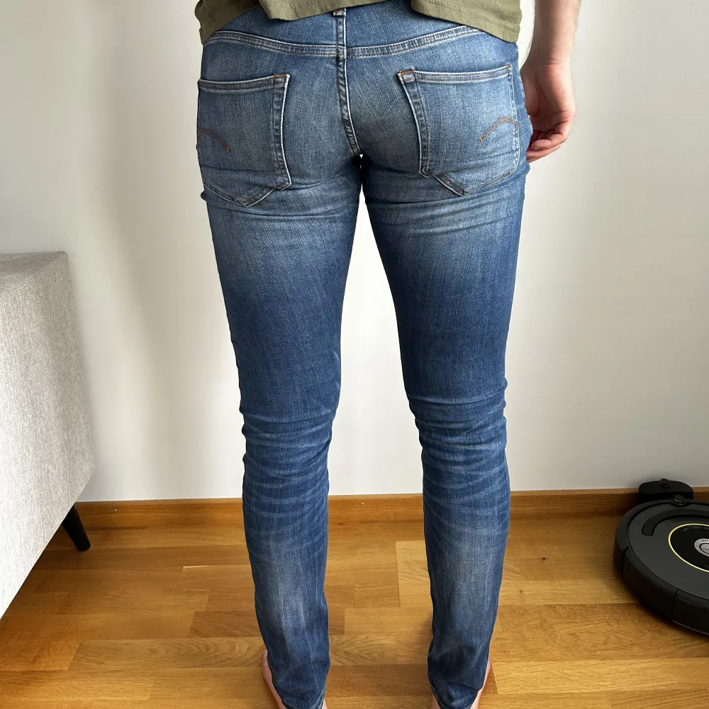 Jeans från G-star i nyskick. Endast använda ett fåtal gånger. Stretchiga jeans i slimfit. W32 L36. Jeans & Byxor.
