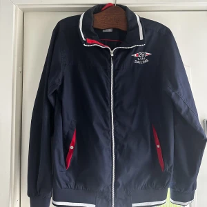 Killjacka  - En killjacka passar perfekt på vår och sommar. Felfri. 