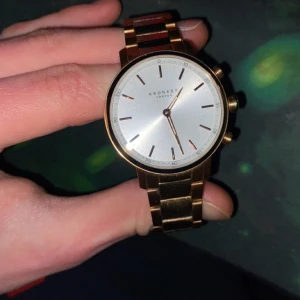 Kronaby carat hybrid smartklocka - Tjena! Säljer nu min Kronaby smartwatch  för ett riktigt schysst pris! Sitter bra!