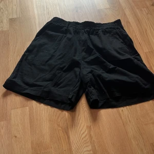 Shorts - Snygga vanliga shorts för 100 kr köpte för 429 och dem är oanvända och har lapppen kvar