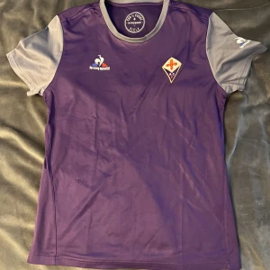 Fotbollströja  - Som ny, utan några defekter. Kan mötas upp runt/i Kungsbacka annars står köparen för frakt! 