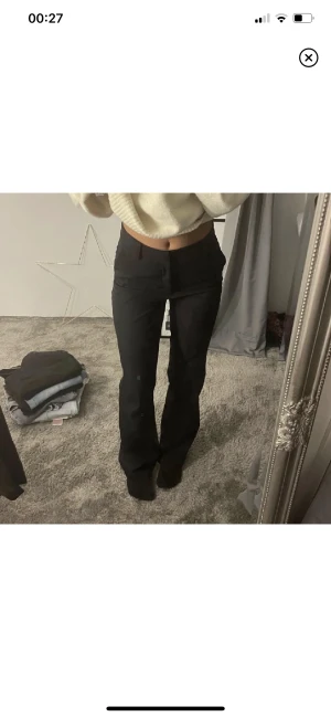 Bikbok kostymbyxor - Vanliga kostymbyxor från bikbok formar kroppen fint, nyskick 