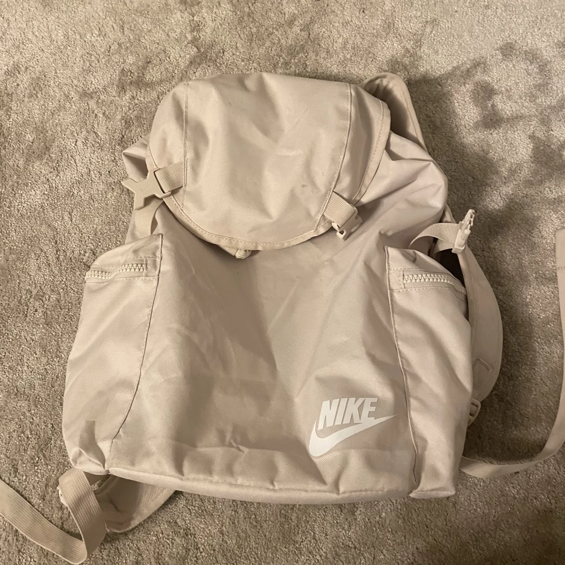 Rymlig Nike ryggsäck  - 91