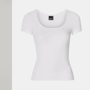 Gina tricot t-shirt - Så skön och basic t-shirt från Gina tricot🤍
