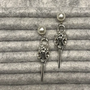 Örhängen - Ett par jätte fina örhängen, kommer inte ihåg vart dem är ifrån. Köpta för ett tag sen och har inte kommit till användning.