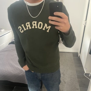 MORRIS TRÖJA - säljer denna feta tröja från morris. den är i bra skick, knappt använd! storlek L passar M