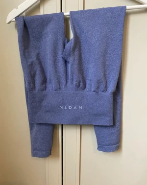 Nvgtn tights - Helt nya och oanvända nvgtn tights (modellen är slate blue NV seamless leggings) 