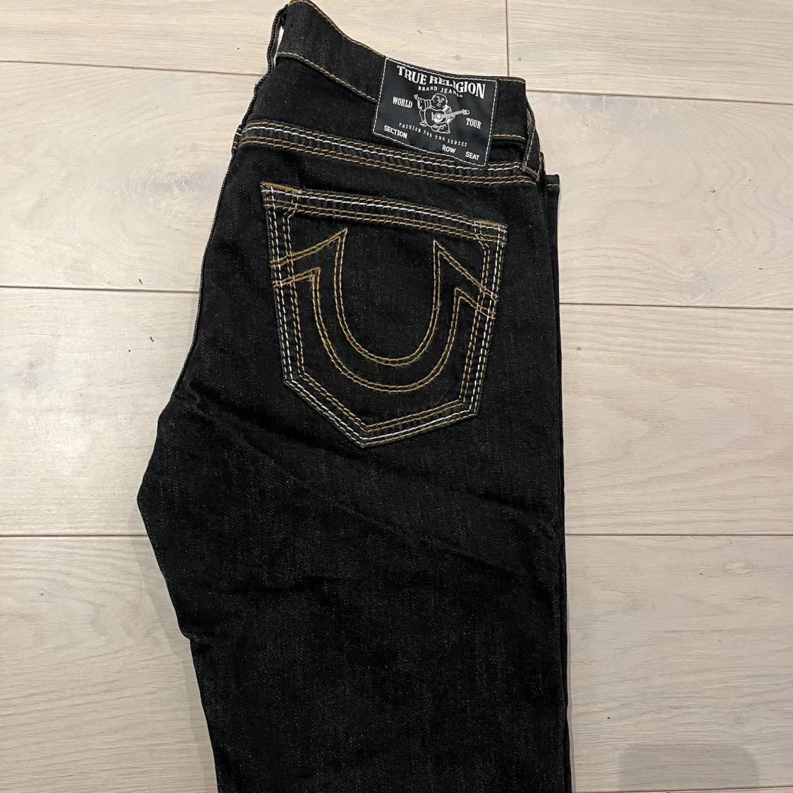 Riktigt snygga Trueys med frän stitching - 91