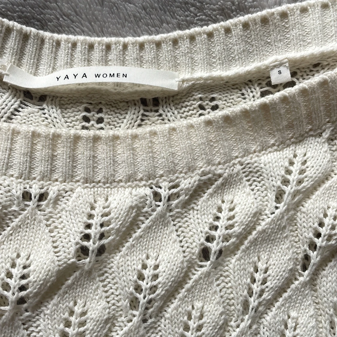 Vit stickad tröja  - 91