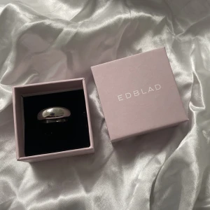 Edblad ring - Helt ny oanvänd edblad ring, nypris 399kr
