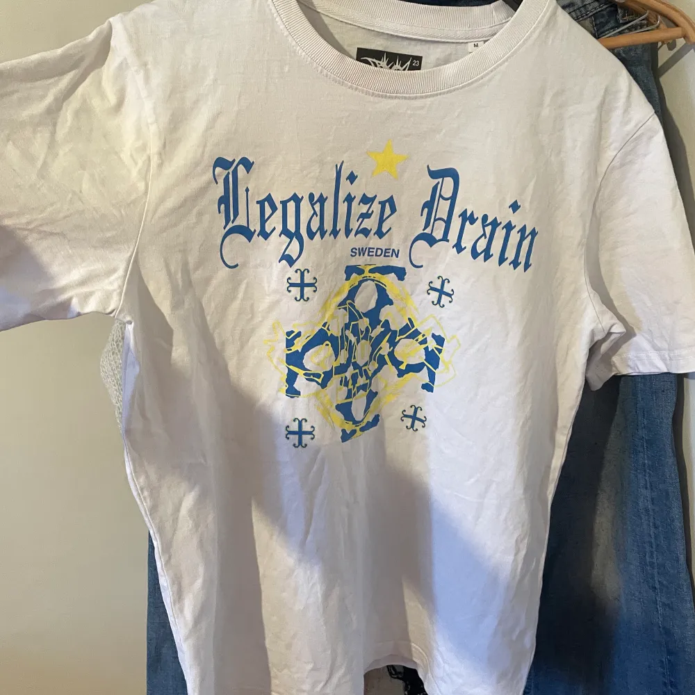 Legalize drain sweden way out west Size M, used once. T-shirts.