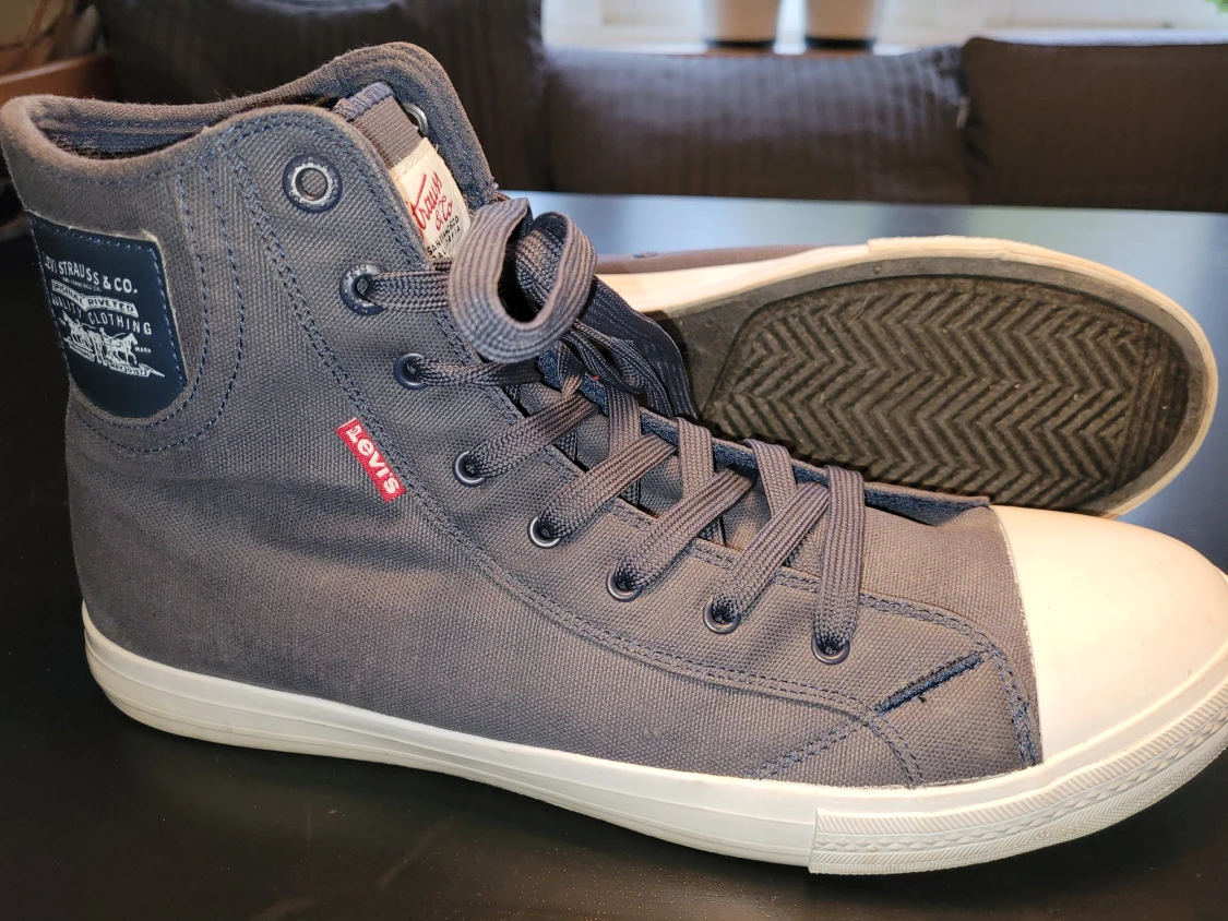 Levis sneakers