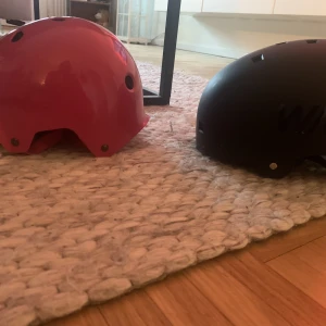 Slid/skridsko/skate hjälmar - Fina hjälmar för flera tillfällen. 