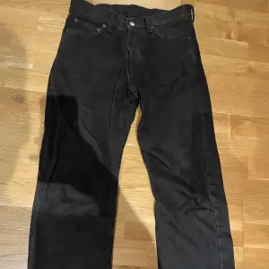 Weekday jeans. Säljer då jag inte använder de längre. Modell space. 