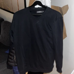 Dressman tröja - Stilren dressman tröja i nyskick då jag nästan aldrig använt. Storlek M passar även S. Hör av er vid frågor 🙌🏼
