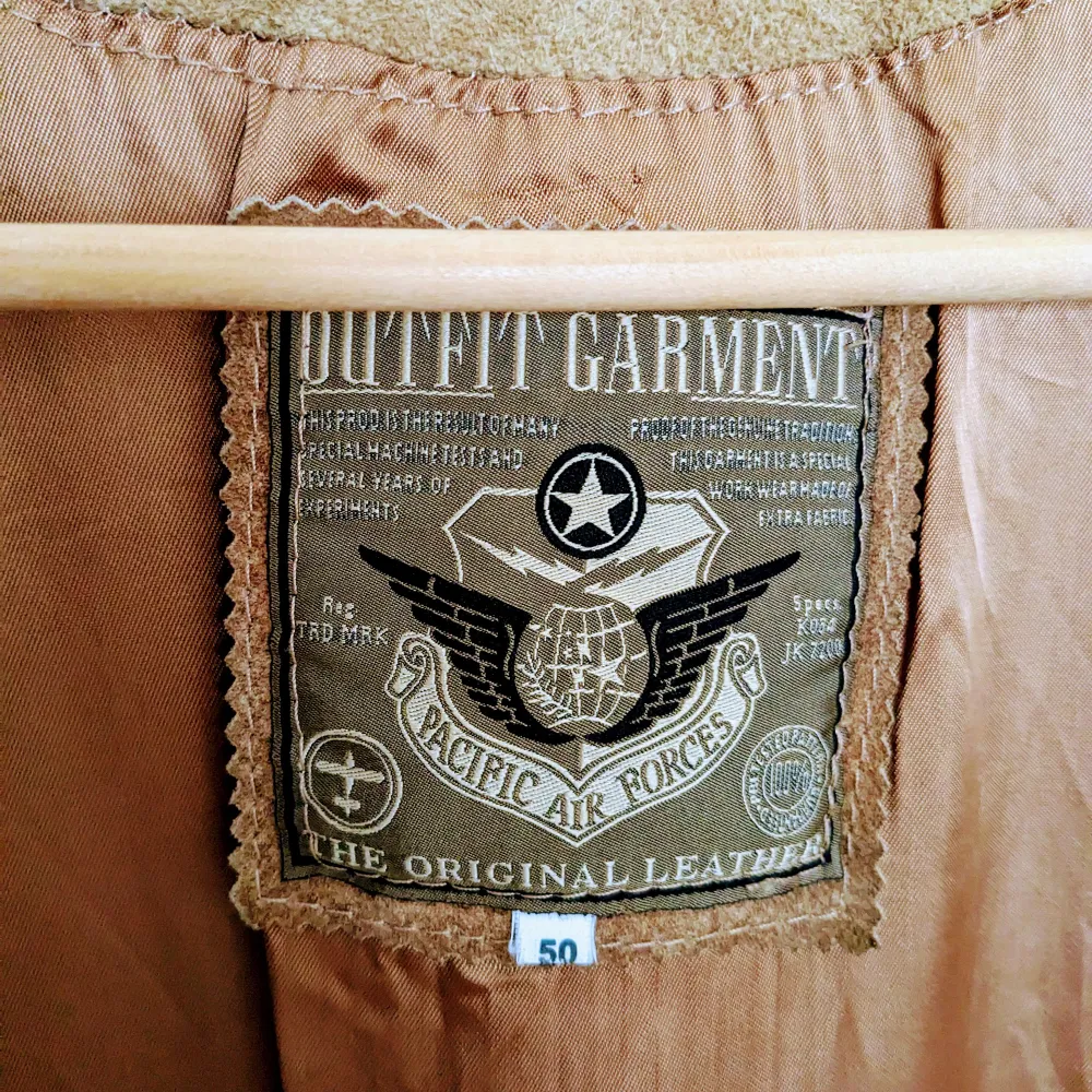 Camel suede leather jacket Size 50. Fits like M (male). Jackor.