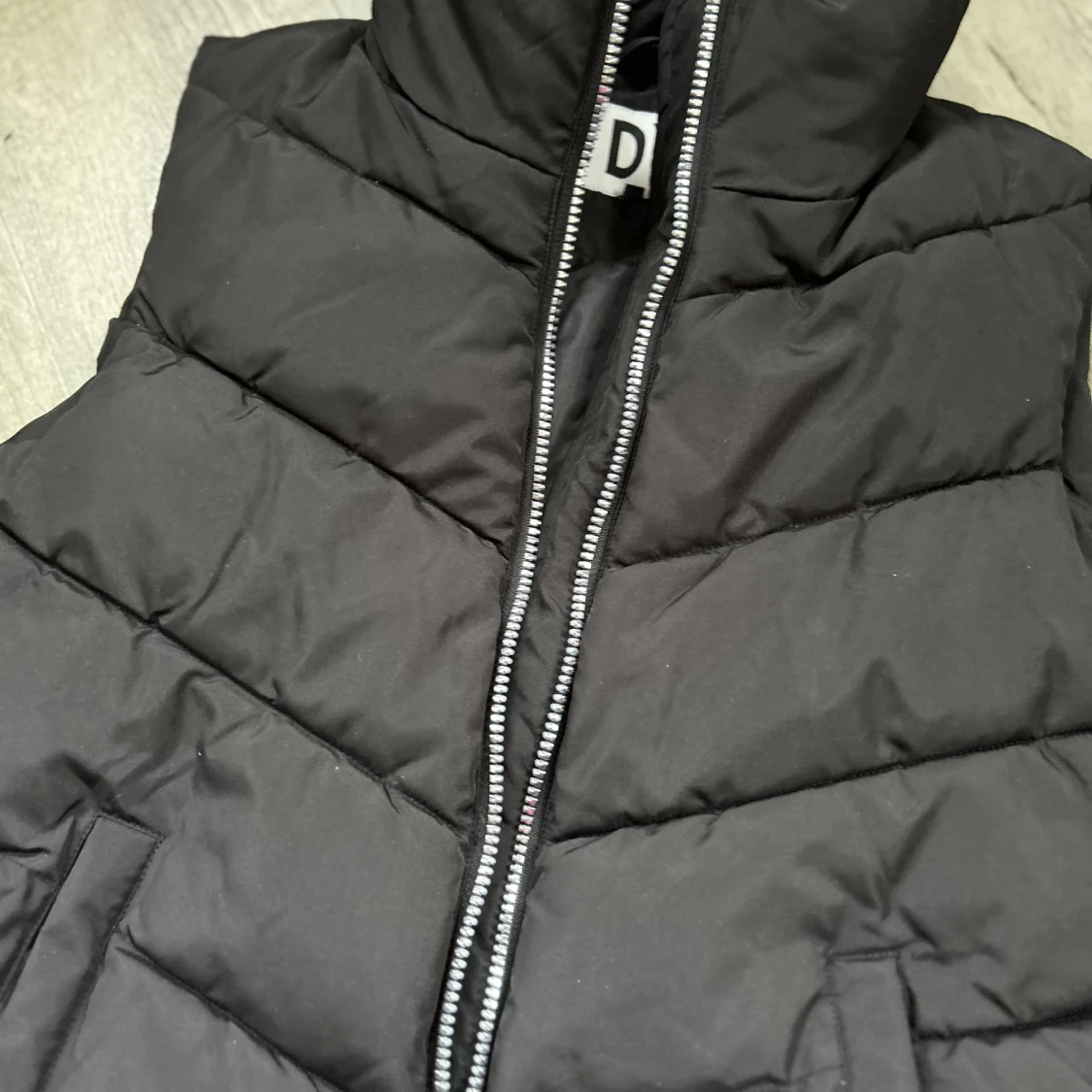 Oanvänd väst  - 91