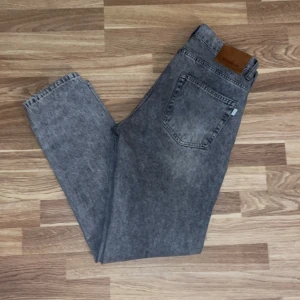 Woodbird jeans  - Ett bar snygga o sköna woodbird jeans som ej kommer till användning längre tyvärr. Pris kan diskuteras
