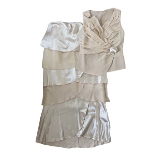 Champagne set  - Kjol med topp. Kontakta vid intresse <3