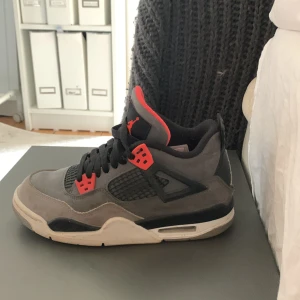 Jordan 4 infrared  - Äkta säljs pga är för små. och dem är använda kom dem för mer info