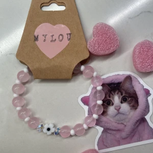 Flower bracelet  - Glaspärlor samtliga. Elastisk tråd 