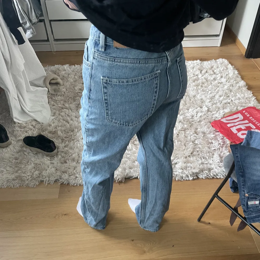 Jeans från weekday i storlek 36. Jeans & Byxor.