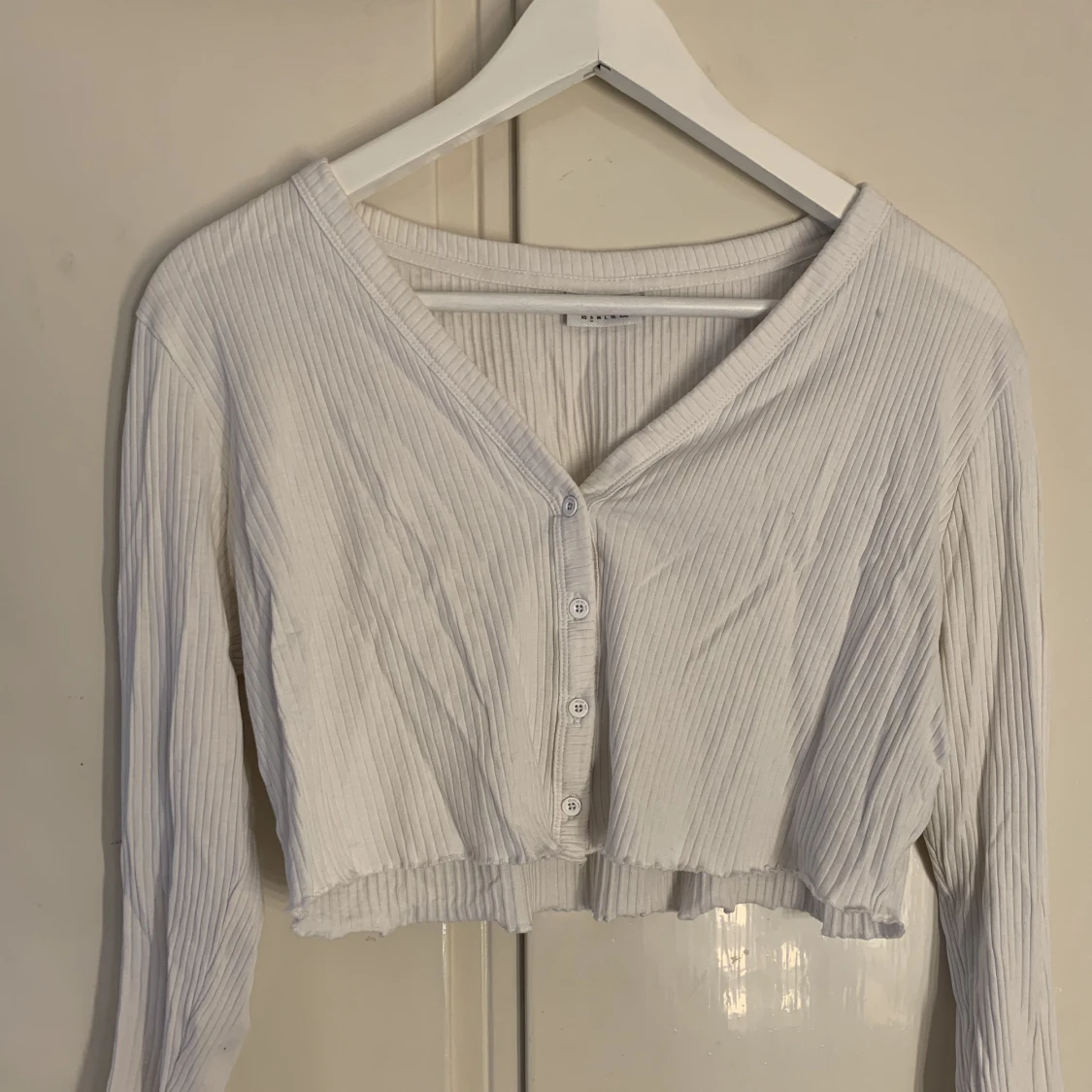 Vit långärmad kroppad tröja - 91