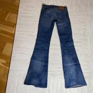 Polo Ralph Lauren bootcut jeans storlek W25 hög midja, långa ben 