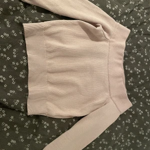 Stickad - Stickad off shoulder tröja  Nyskick 