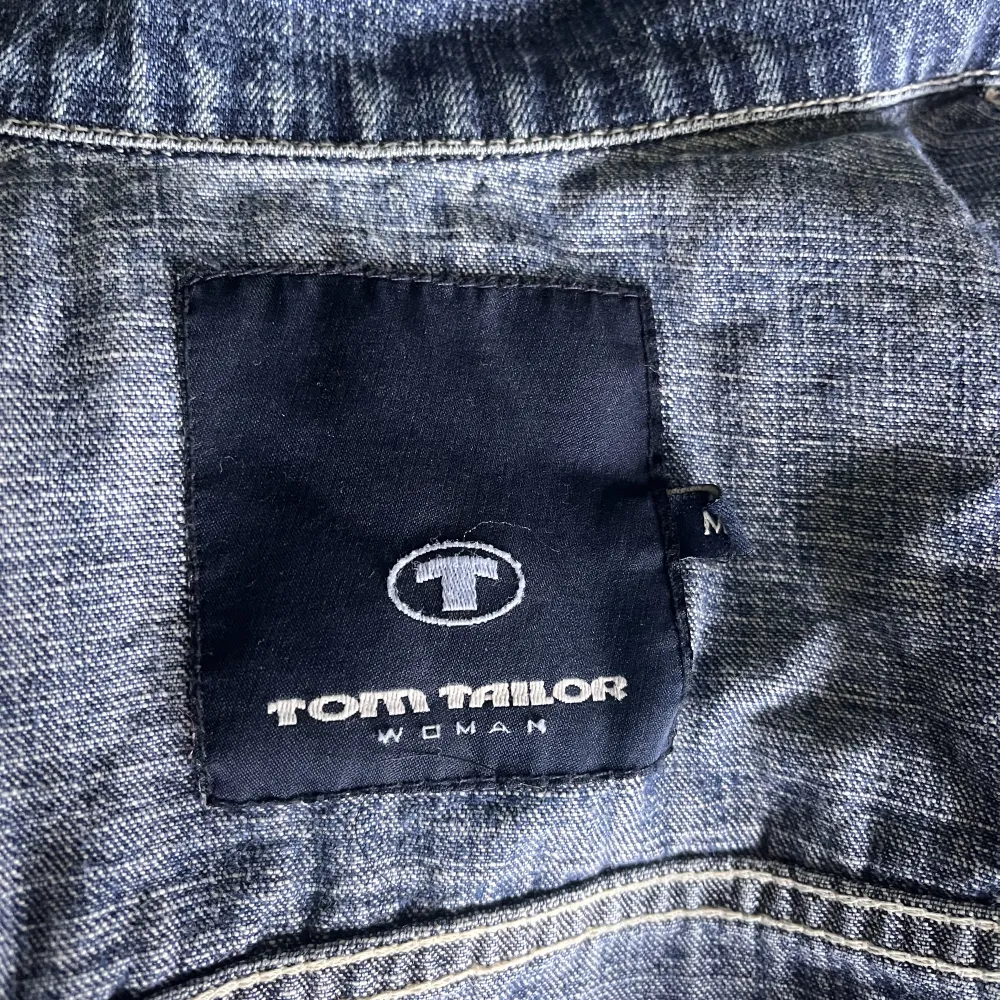 Tom tailor jeansjacka! Skulle säga att det är mer en XS/S än M🫣 . Jackor.