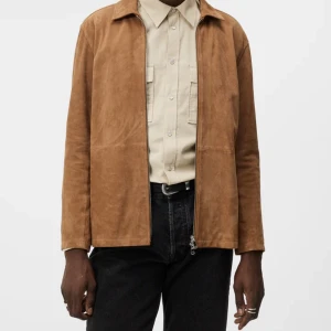 Jacka - Rostfärgad mockajacka. Använd 1 gång och säljer då den aldrig kommer till användning. Nypris 5200 kr 