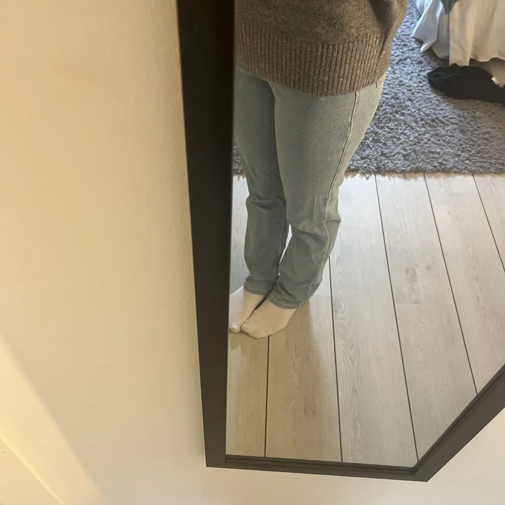 Raka jeans från NAKD strl 32 men passar även 34. Jeans & Byxor.