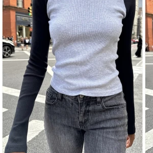 Brandy tröja - Säljer nu denna långärmade tröja som jag perfekt till hösten. Bilden är lånad men tröjan är i bra skick. Det finns en liten fläck som knappt syns men som går bort i tvätten. Skriv för egna bilder. 