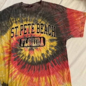 Tie dye tshirt - Oversized tie dye tshirt. Sjukt najs till sommaren! 