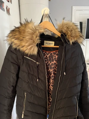 Roco baroco vinterjacka - Fin vinterjacka i gott skick. frakt tillkommer.