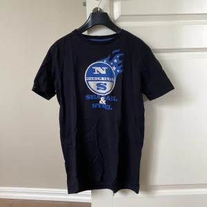 Vintage t-shirt⚡️ - Säljer den här fina vintage t-shirten då den inte kommer till användning, gott skick🫧