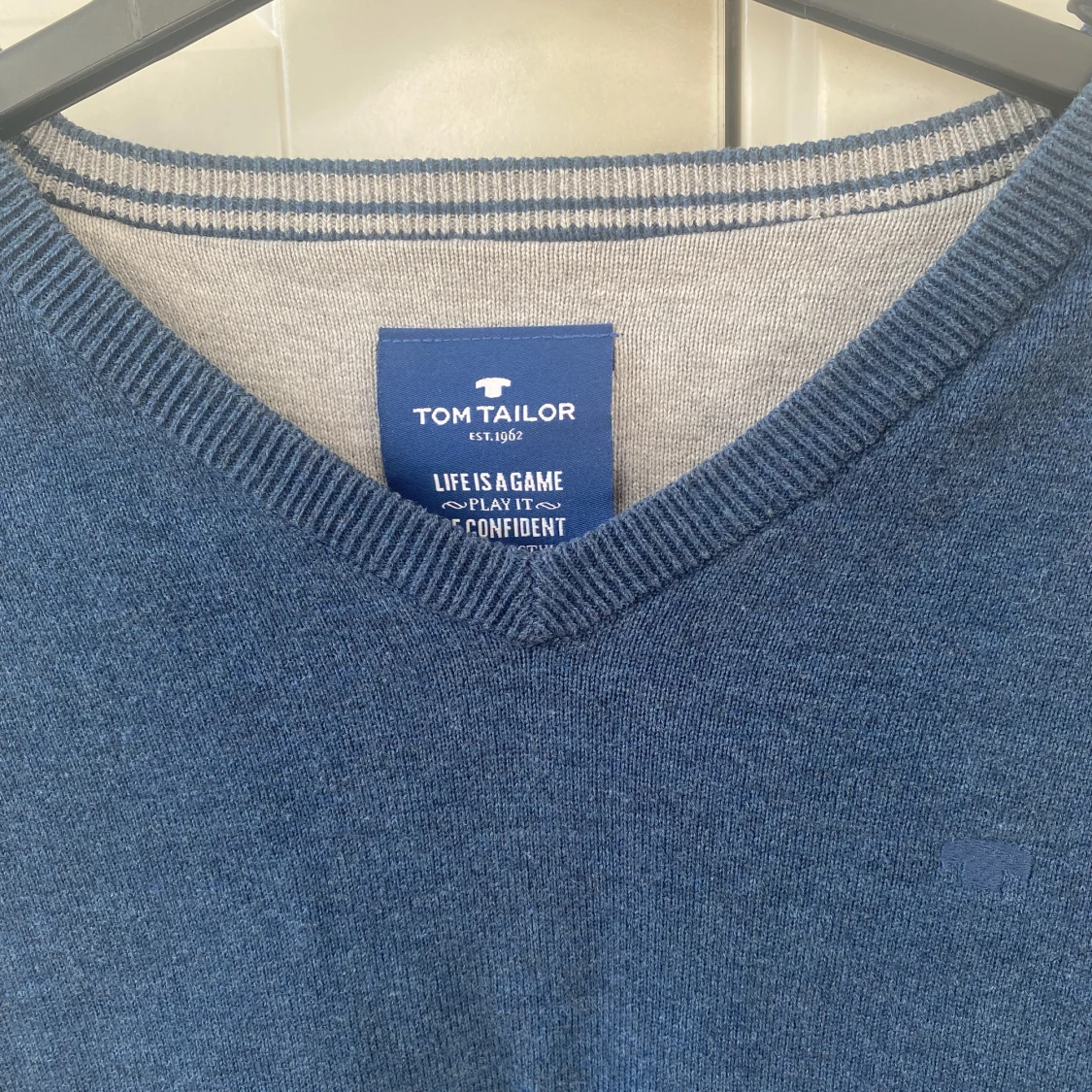 V-ringad tröja - 90