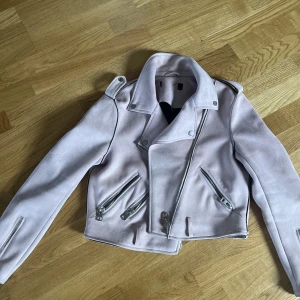 Zara jacka  - Rosa jacka från zara 