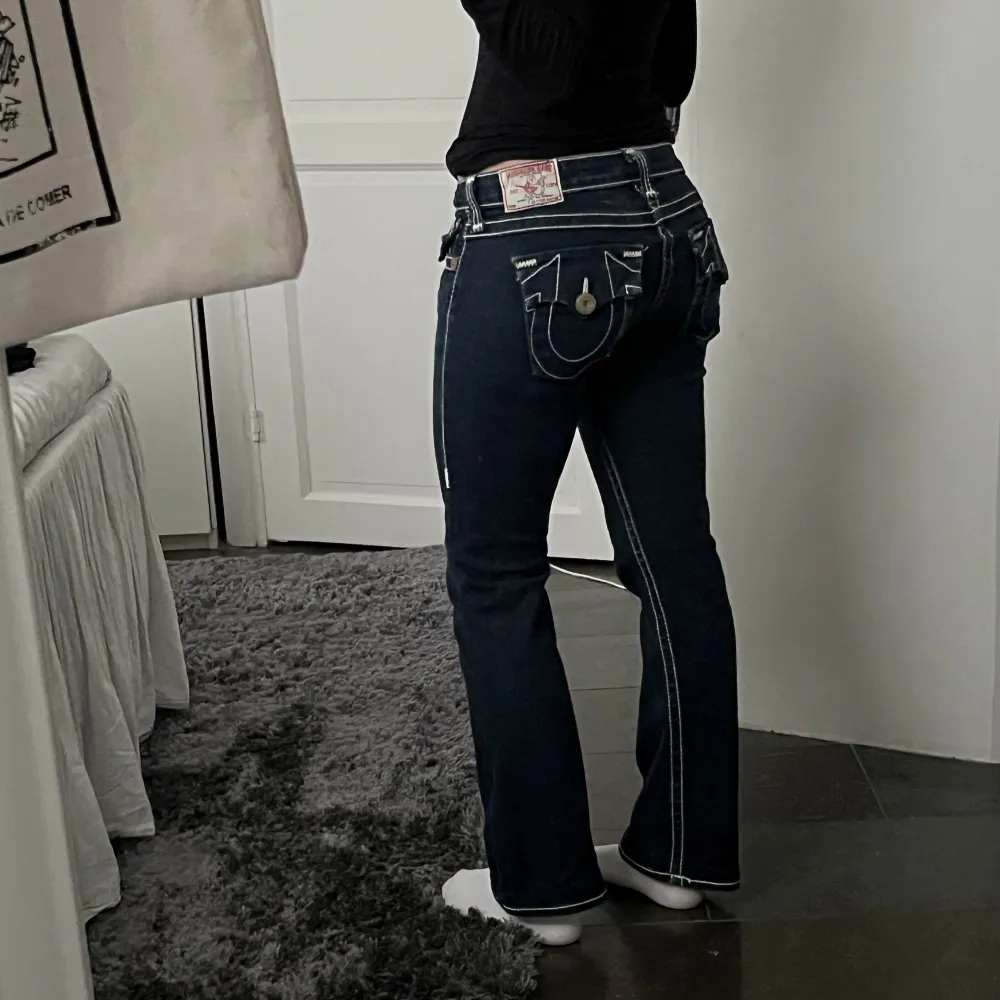 Suuuper fina True Religion Jeans! De har använts några enstaka gånger och är i ett superfint skick, som nya.  . Jeans & Byxor.