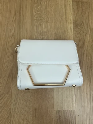 Väska - Vit väska i bra skick
