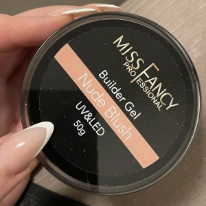 Builder gel - Helt ny och oöppnad builder gel från miss fancy i 50g nytt pris 420