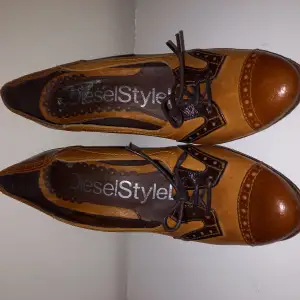 Strl 39, heels, english style, LadDiesel