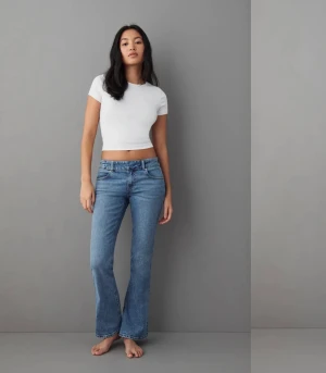 Lowwaist jeans - Säljer dessa superfina jeans från Gina Tricot!🤍Endast använda vid ett tillfälle så väldigt fint skick (som nya). Säljes då jag har liknande. Nästan helt slutsålda!💕