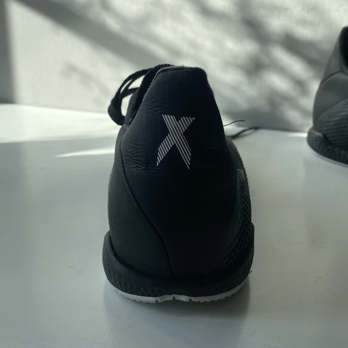 Adidas träningsskor  - 90