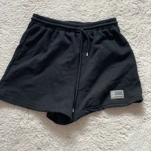  Shorts -  köpte de från Shein sommaren 2022 men har knappt använt dem 